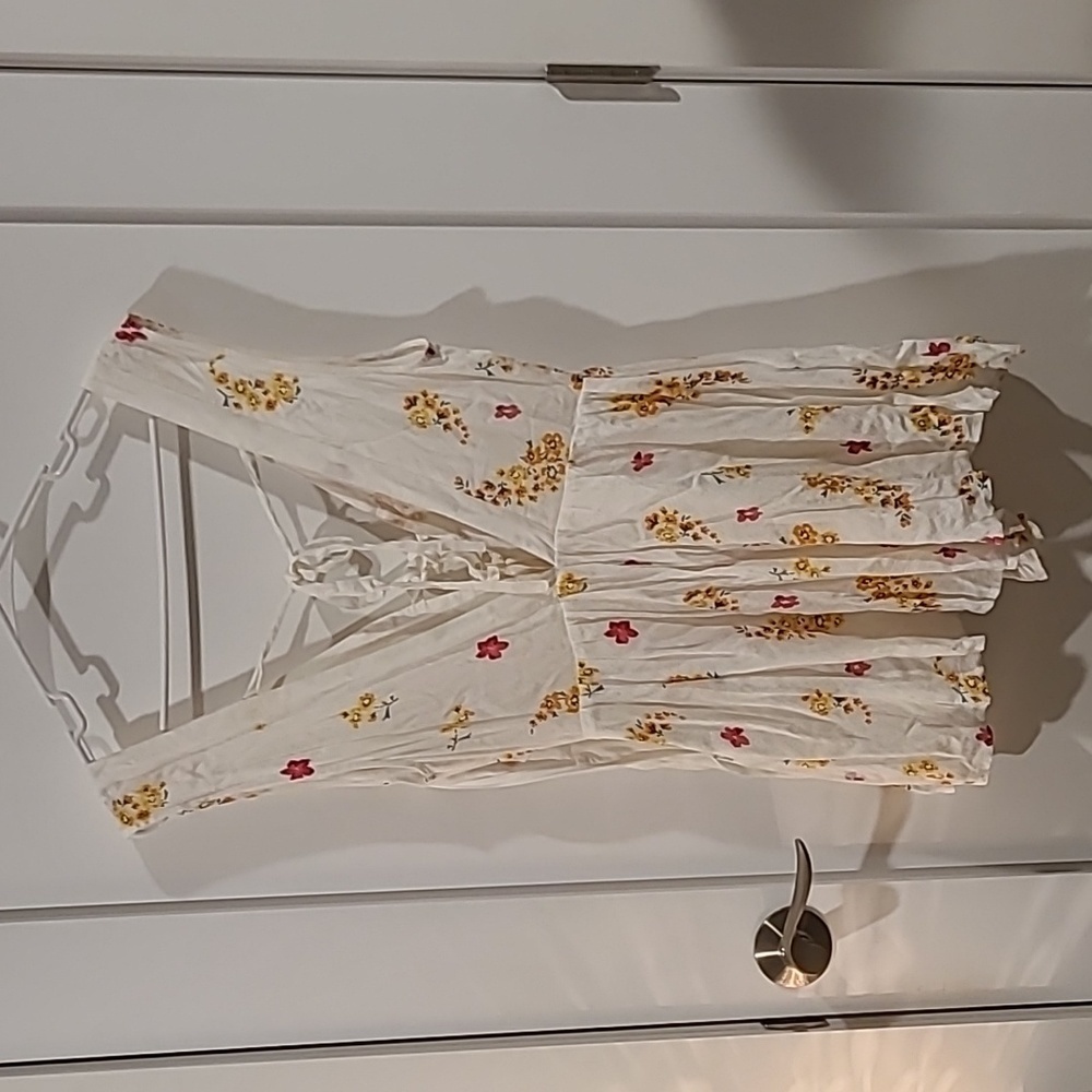 Urban Outfitters Floral Romper​ - Picture 5 of 9